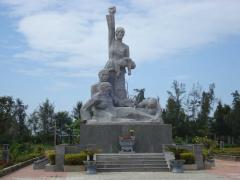 Khu chứng tích Sơn Mỹ